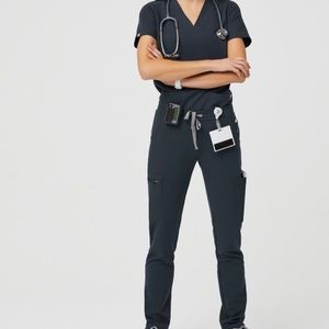 Dark harbor FIGS TOP and PANTS both XS